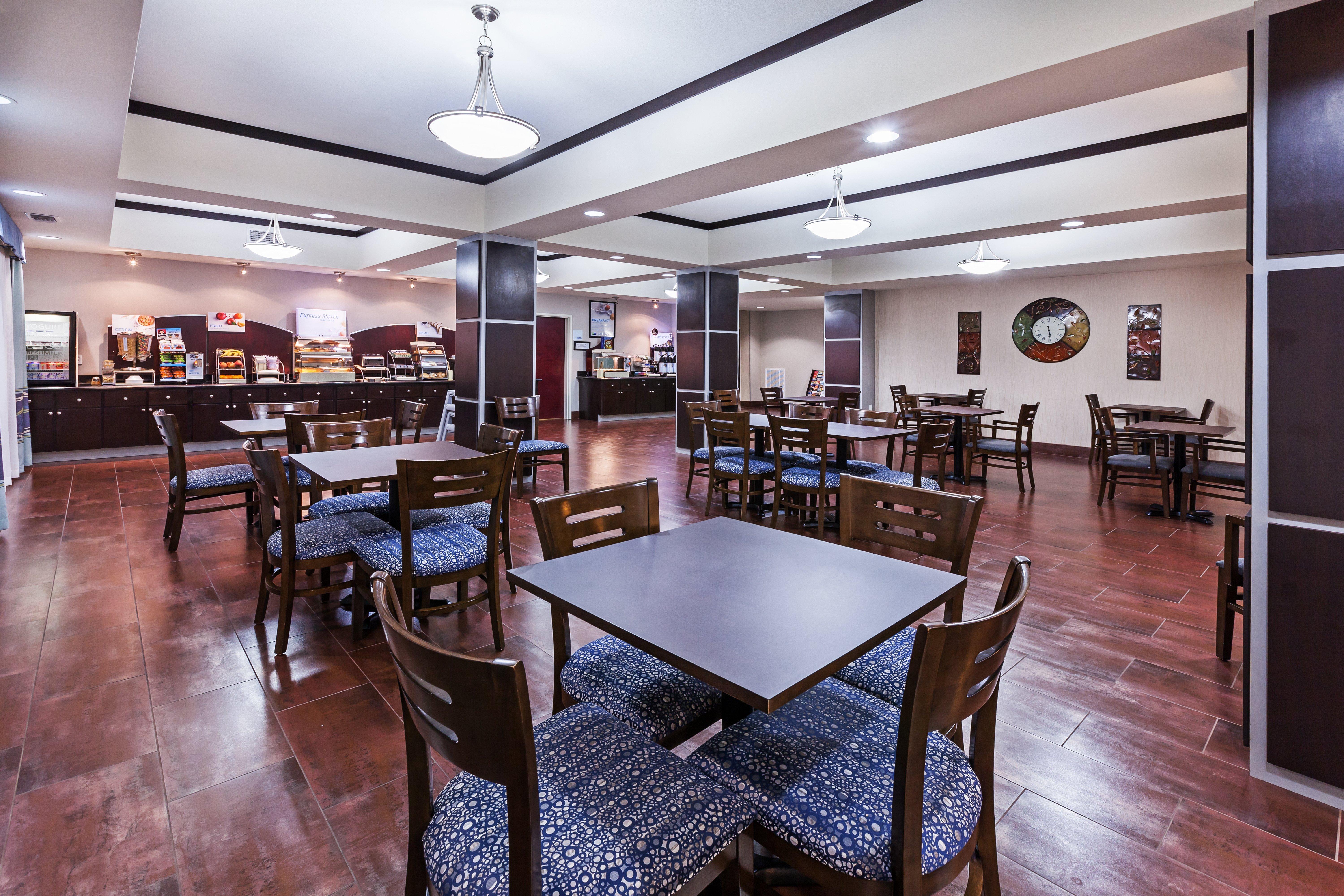 Holiday Inn Express & Suites Cleveland By Ihg מראה חיצוני תמונה