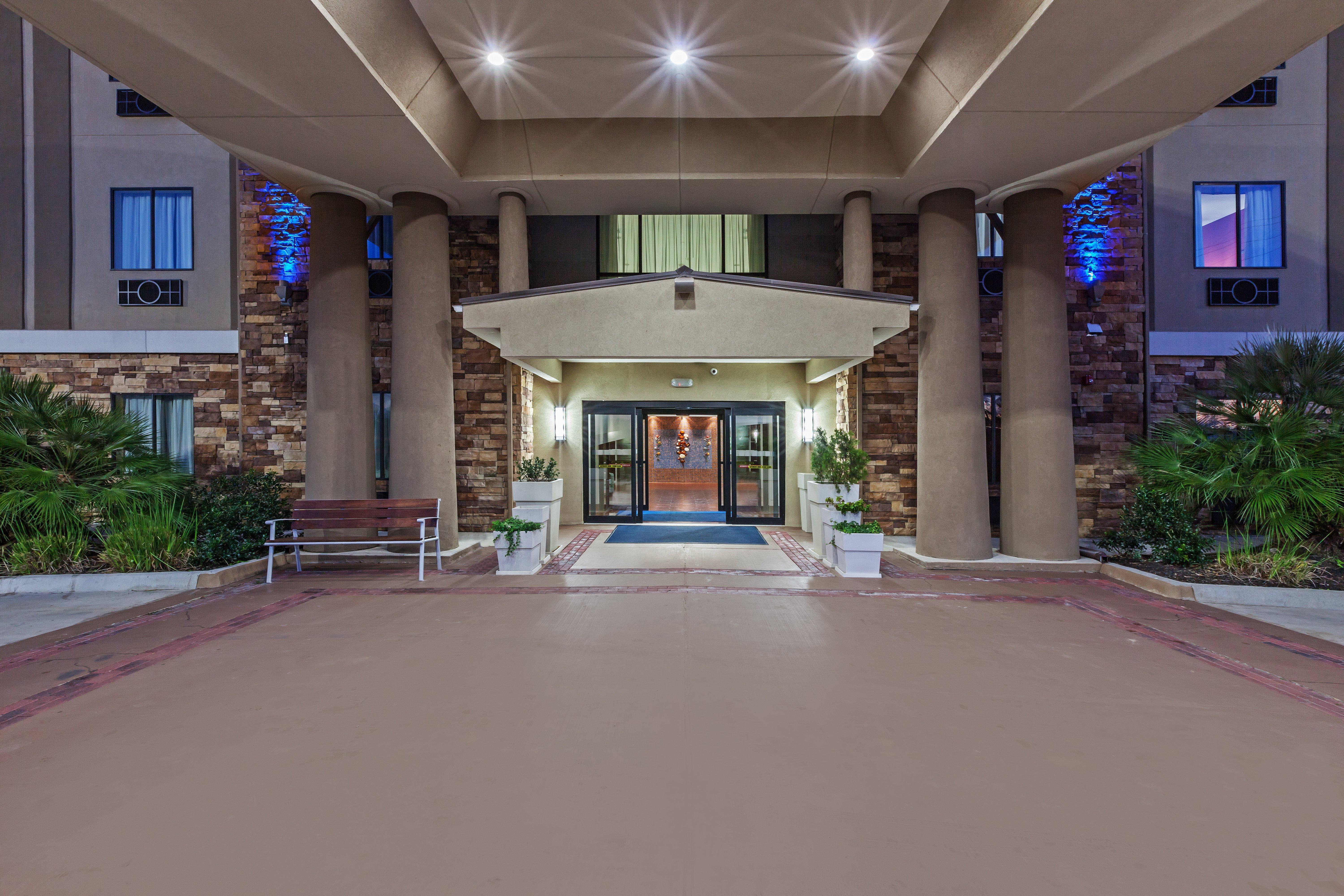 Holiday Inn Express & Suites Cleveland By Ihg מראה חיצוני תמונה
