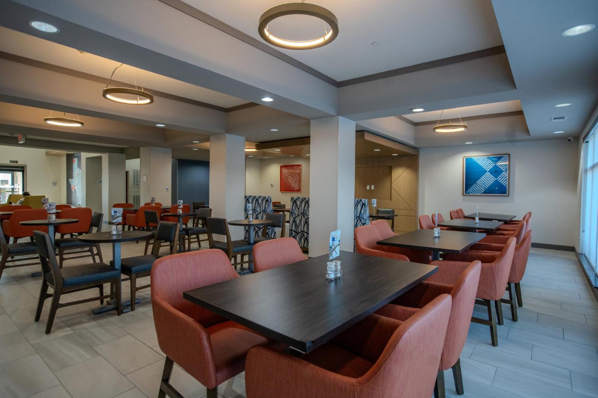 Holiday Inn Express & Suites Cleveland By Ihg מראה חיצוני תמונה