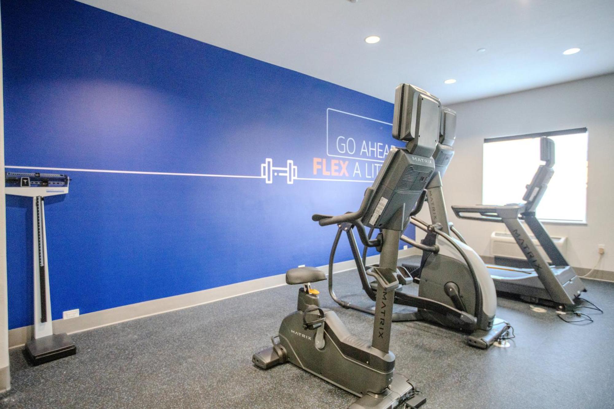 Holiday Inn Express & Suites Cleveland By Ihg מראה חיצוני תמונה