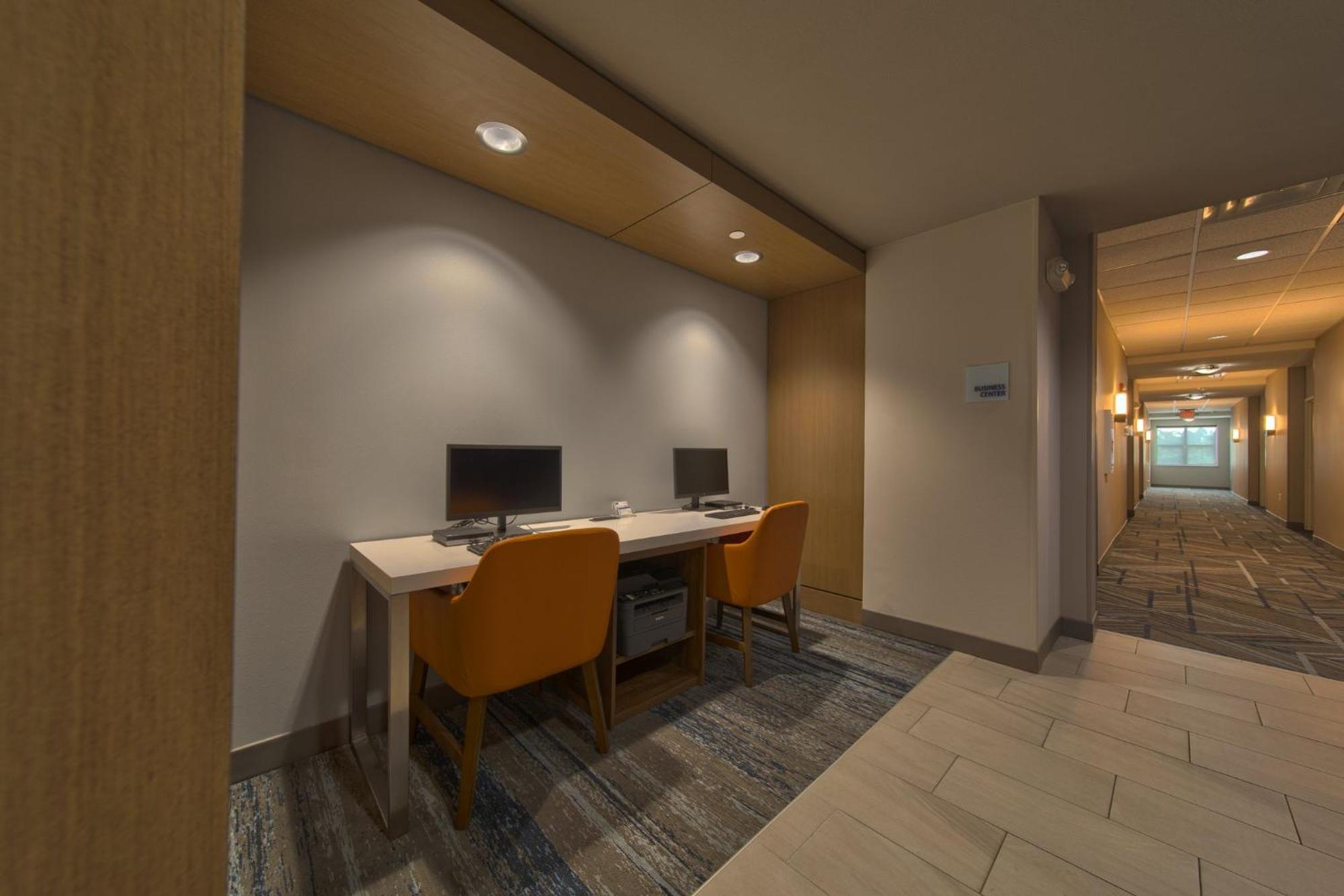 Holiday Inn Express & Suites Cleveland By Ihg מראה חיצוני תמונה