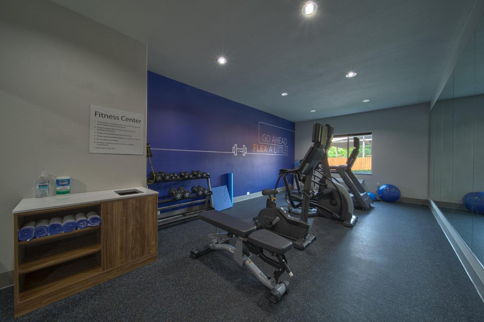 Holiday Inn Express & Suites Cleveland By Ihg מראה חיצוני תמונה