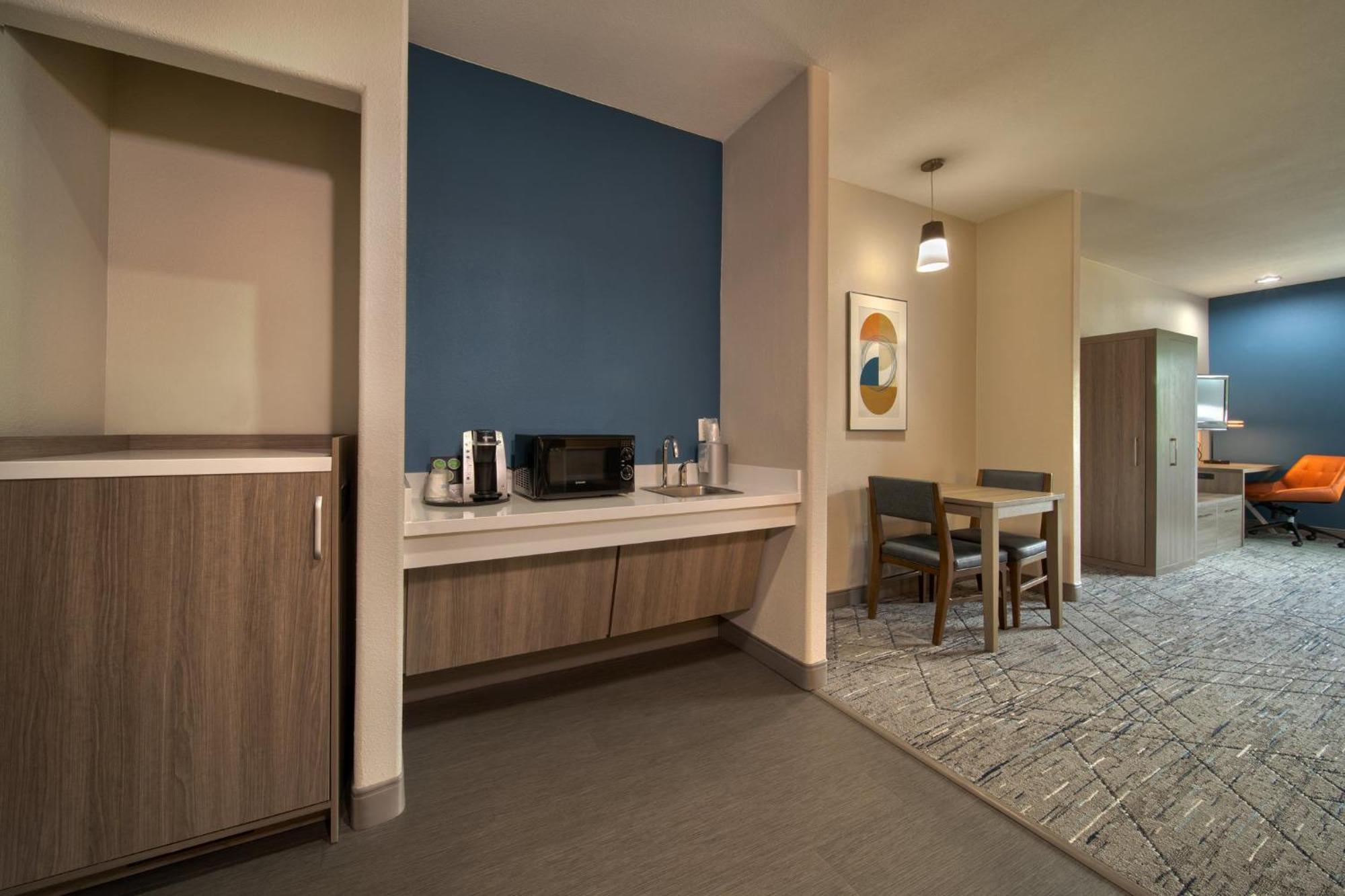 Holiday Inn Express & Suites Cleveland By Ihg מראה חיצוני תמונה